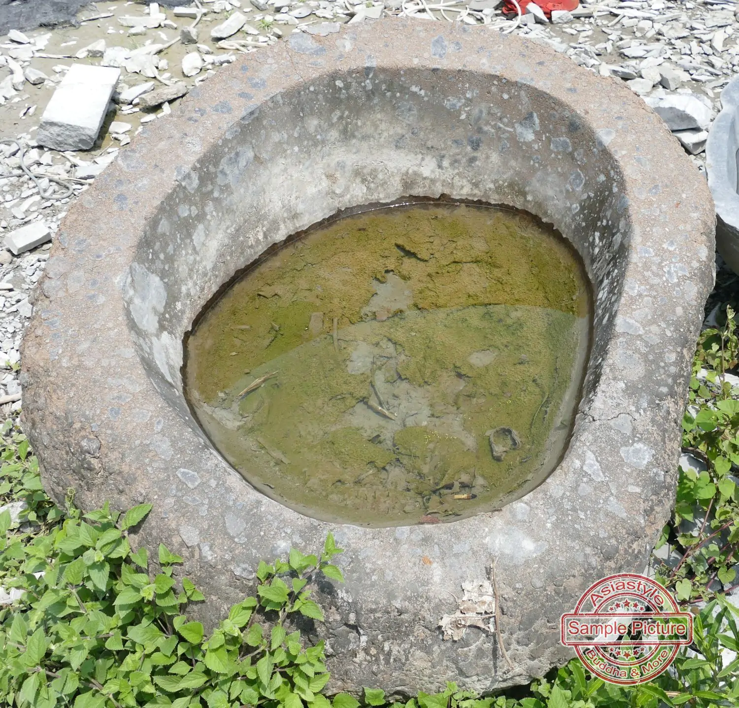  Product image 2 of the product “Riverstone basin, natural surface, polished inside. Dia approx 131-140cm Height 51-60cm ”